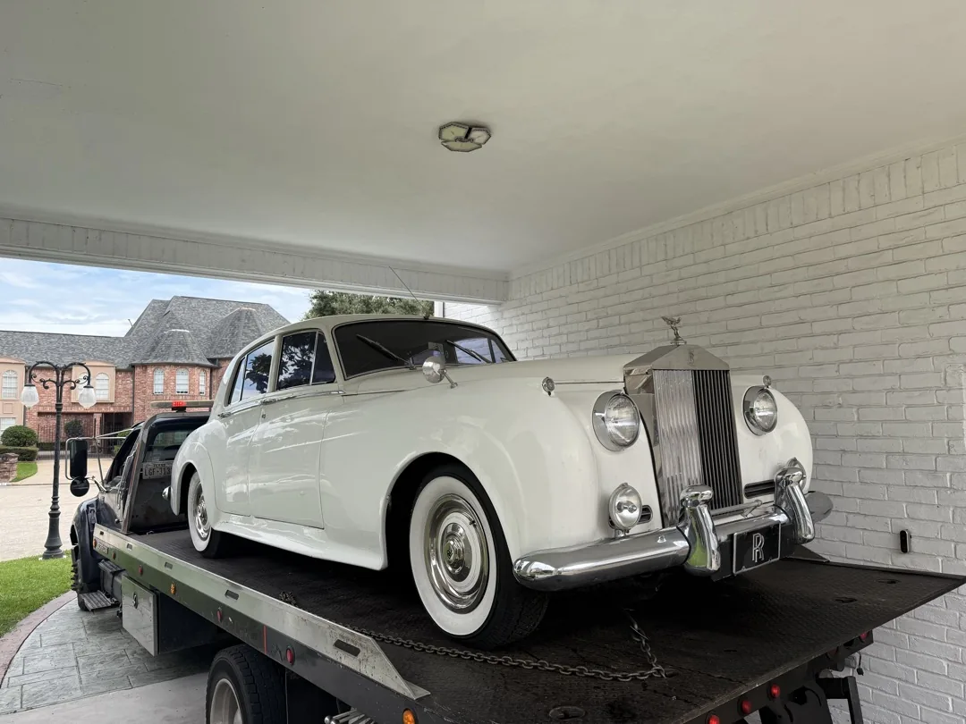 Rolls-Royce Silver Cloud — luxury care